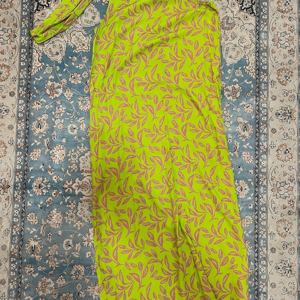 Vibrant Green Leaf Print Women's Swim Cover-Up